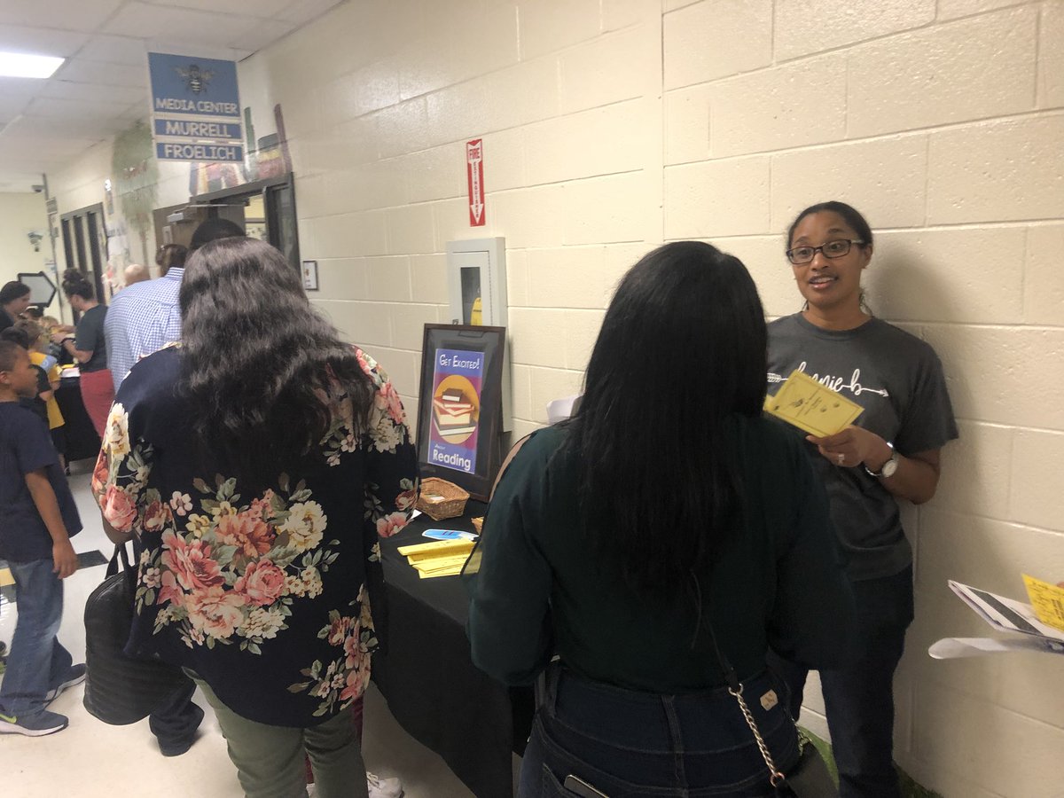 lonniebnelson's tweet photo. #lovingliteracy @BeesInLiteracy @LBNELibrary #inthehive https://t.co/8ojjpvrCnD