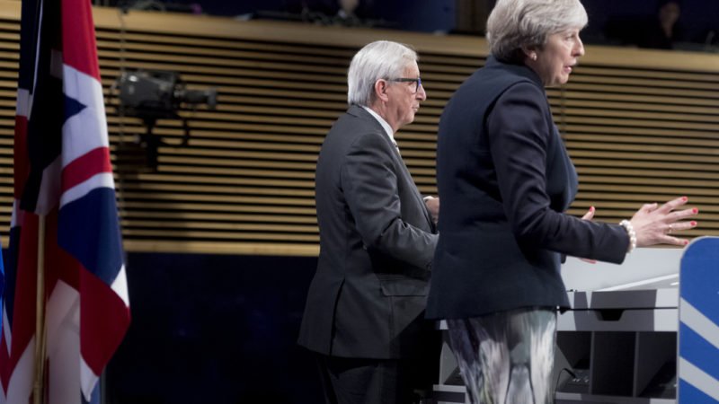 rapporteur_news's tweet photo. Brexit absent from Commissioners’ input for state of the EU speech https://t.co/mTWAY7tWAO #Brexit50 https://t.co/WMNm2I7dbS