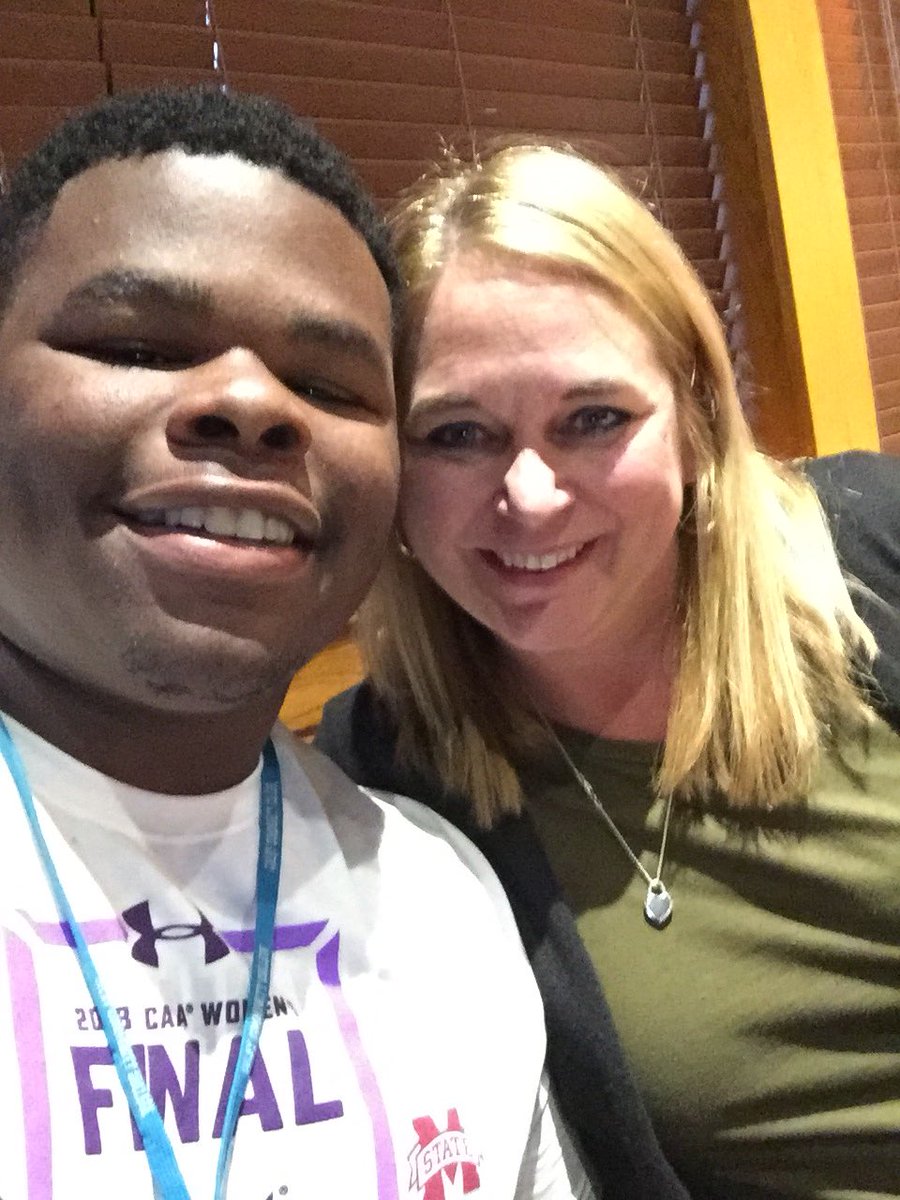 tieszen3232's tweet photo. Got to spend some time with two of my former students from Comanche!  Makes my ❤️ so happy to see them!  @Buffaloes_SMSD #ComancheRocks @Tbrew52 #RightNow https://t.co/ibn3X1KcvY