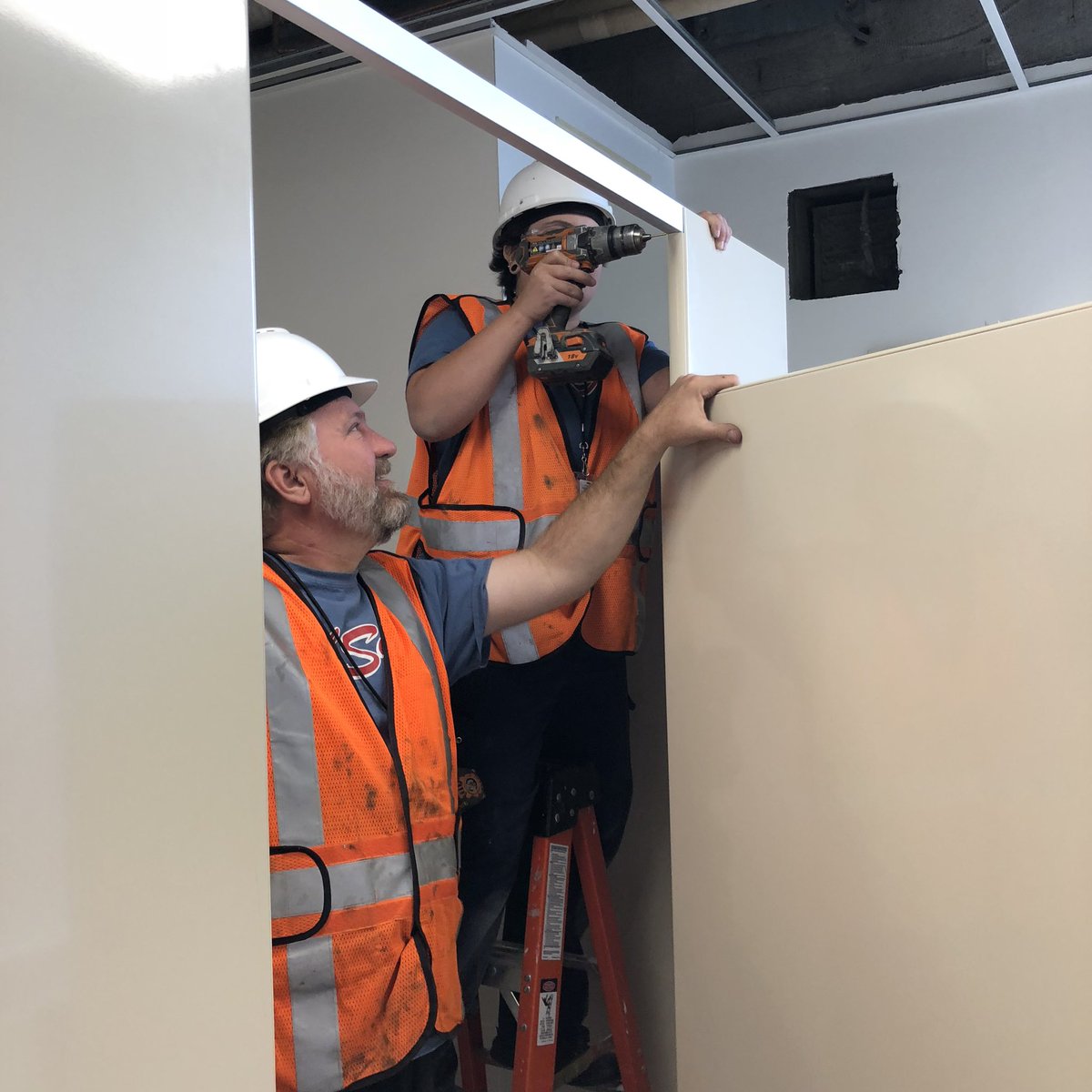 DJ@BSP_inc and Kristal@BSP_inc up at BNSF today installing bathroom 🚽 partitions, there is nothing we can’t do when we put our mind to it!