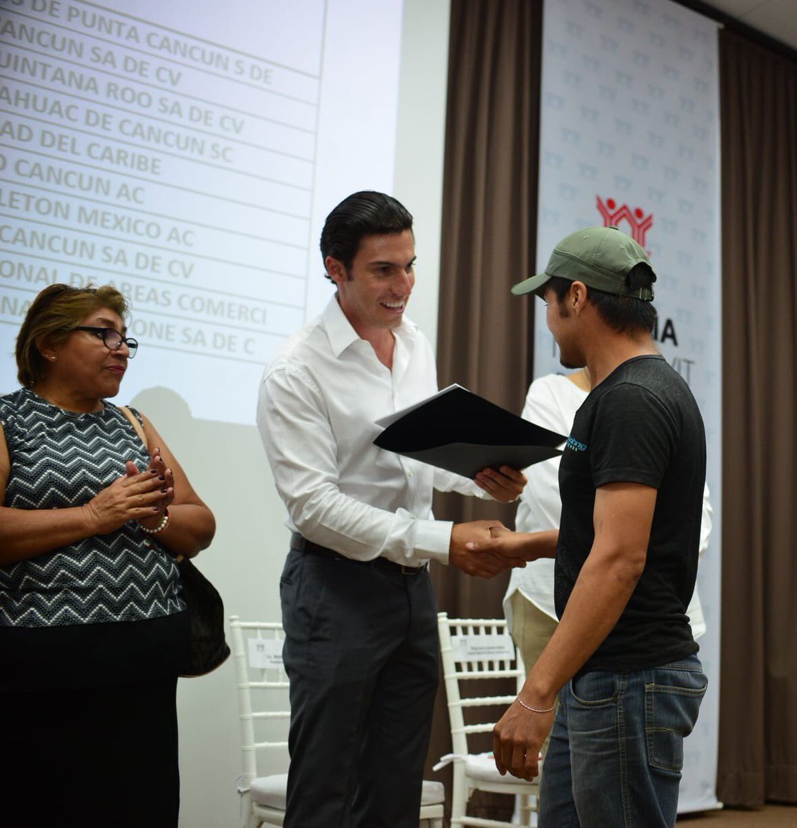 Una #ViviendaDigna es un derecho y un anhelo de toda persona. Reconozco a  INFONAVIT por convertirlo en realidad para más de 10 millones de familias en el país. #RE