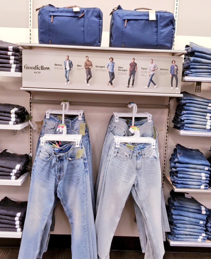 jesusrubio092's tweet photo. Mens jean wall, Thursday folding👌🏻 maintaining the brand, style, presentation and colors. , visit us at #target2475 #target #t2475 #Targetstyle #targetbronxterminal 🎯 #vm #stylelead #styletarget https://t.co/IJBbIPCnEi