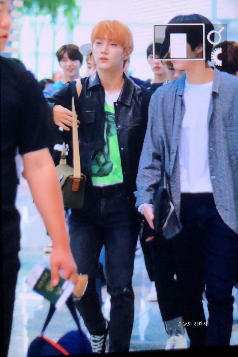 SMinz9's tweet photo. เสื้อของทุกคนเหมือนเยลลี่ปีโป้ในสายตาชุ้นไปแล้ว 😂♥️ หยอกเล่นนะงับ 
#WelcomeGoldenChildtoThailand 
#Golden_child https://t.co/EMtgH1ezRF
