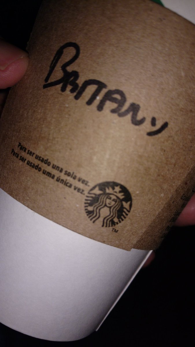 drastom_118's tweet photo. #LikeWhen sales del gimnasio y estรก lloviendo y te regresas por un cafecito. Por cierto... A pesar de ver mis datos en la app siguen escribiendo mal mi nombre #TePasasFranky te pasas, yo si me se tu nombre https://t.co/LAZatkHUHN