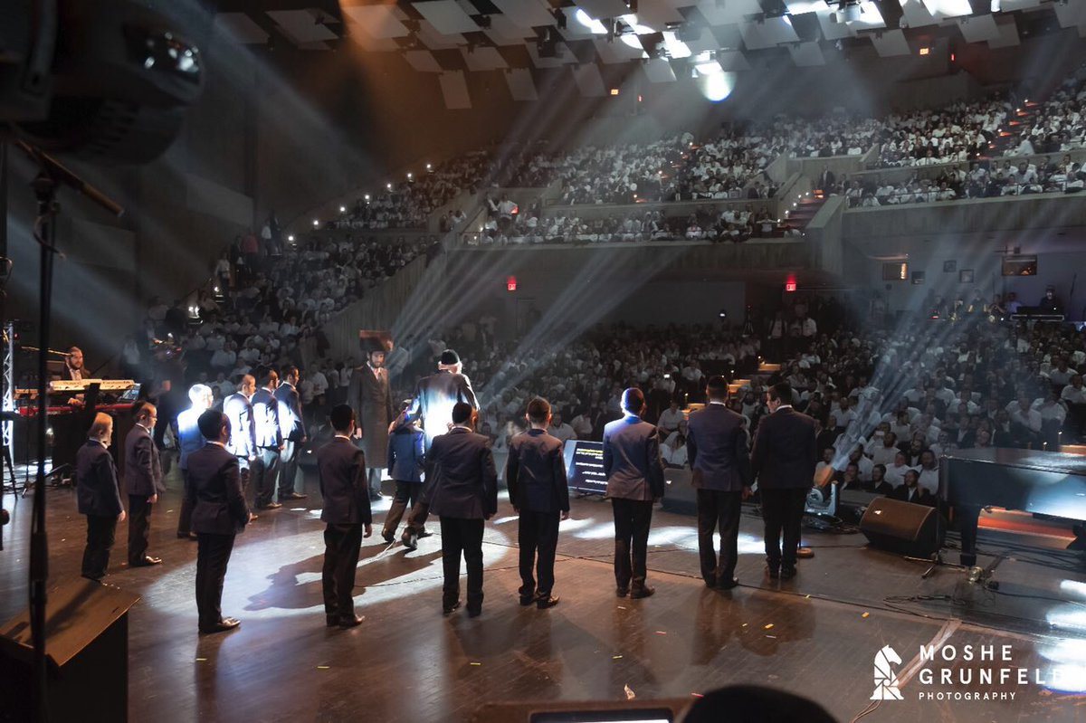 MKStudios's tweet photo. BH @SimchaAndNachas was epic in every sense of the word! There are really no words to describe the awesomeness that was witnessed last night. The performances, the production, the acts, the experience and most of all the amazing, heimish crowd. https://t.co/wgKRiuYvmx