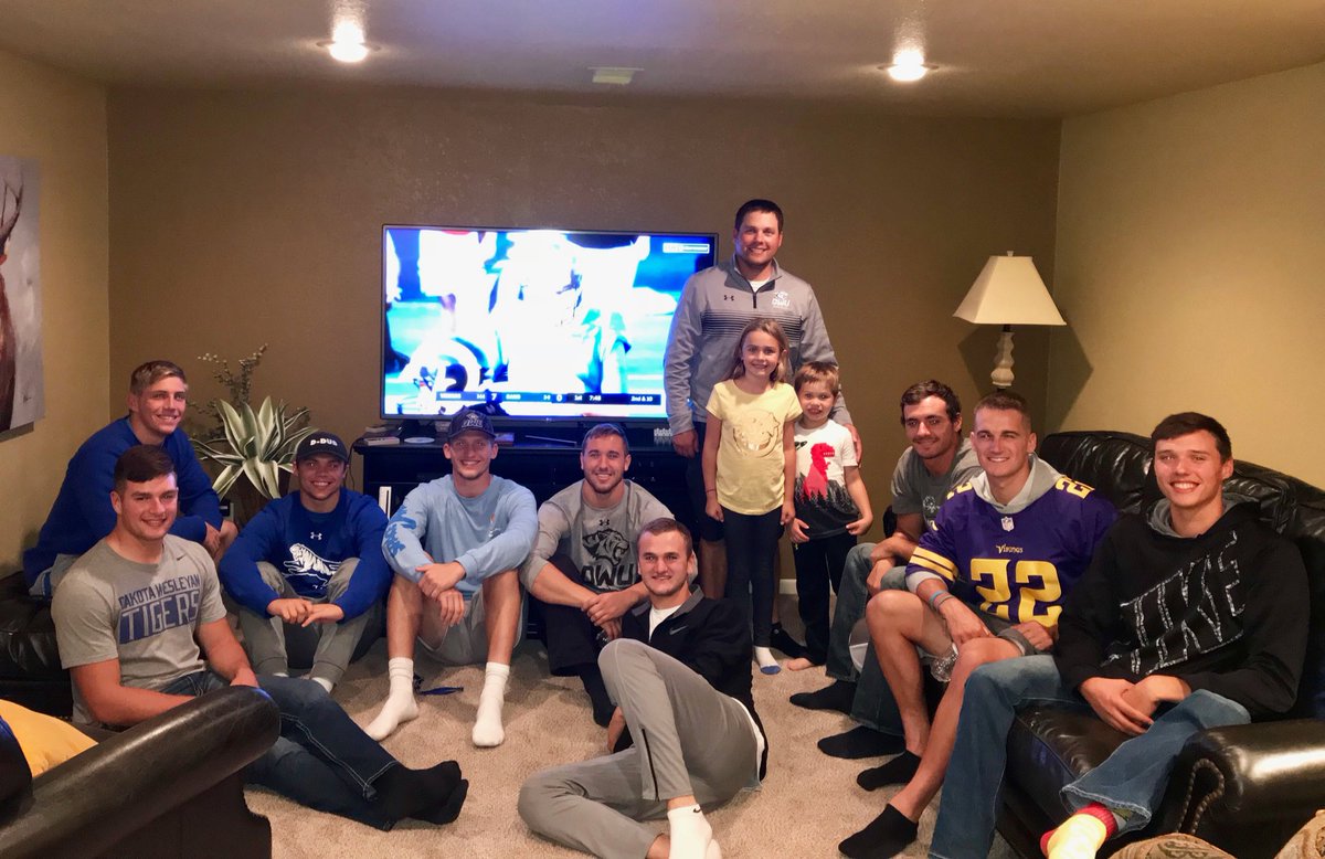 LindaCimpl's tweet photo. Always fun having these guys for dinner. @CoachCimpl 💙🏈 #robcity #bleedblue #tigerfamily https://t.co/OZylIE2tfp