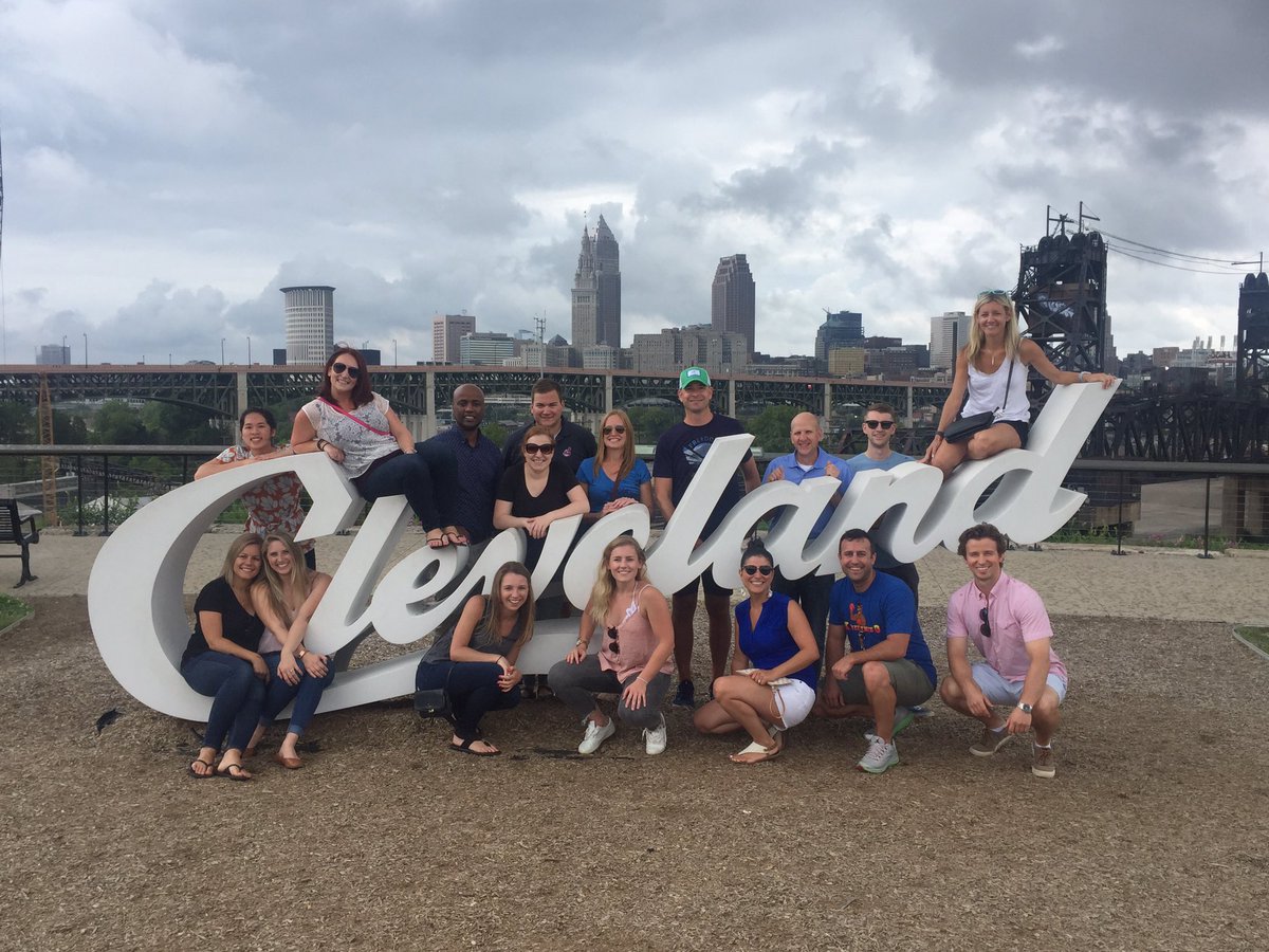 AimeeNich's tweet photo. This crew makes me #EY #auditorproud Thanks for being awesome team! #FSO #CLE https://t.co/SIlGjQe4iv