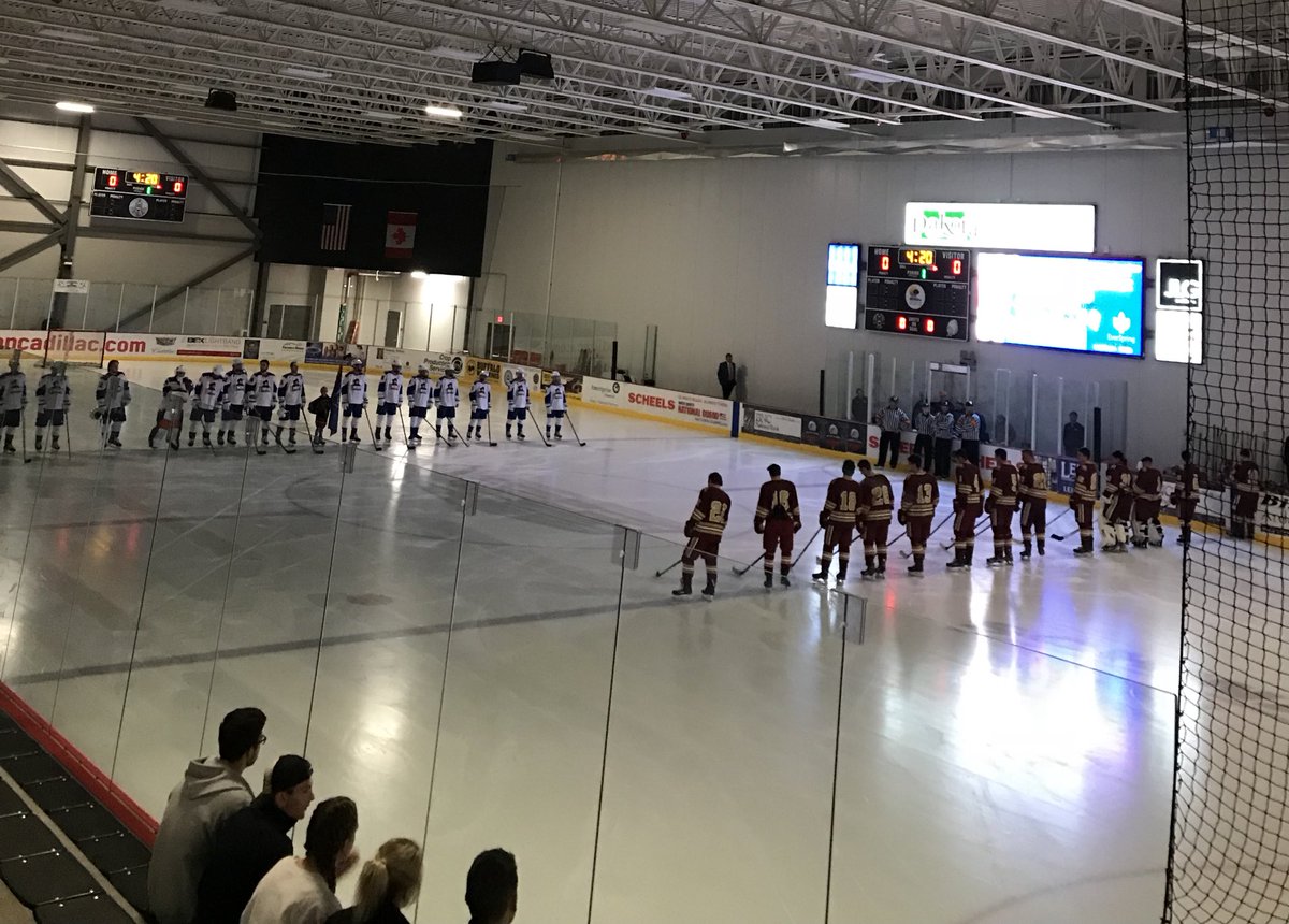 UMaryWomenBball's tweet photo. Let’s go @UMaryMHockey !!!! #GOAALLL #DROPTHEPUCK 🏒🏒 https://t.co/BX9oU43lNX