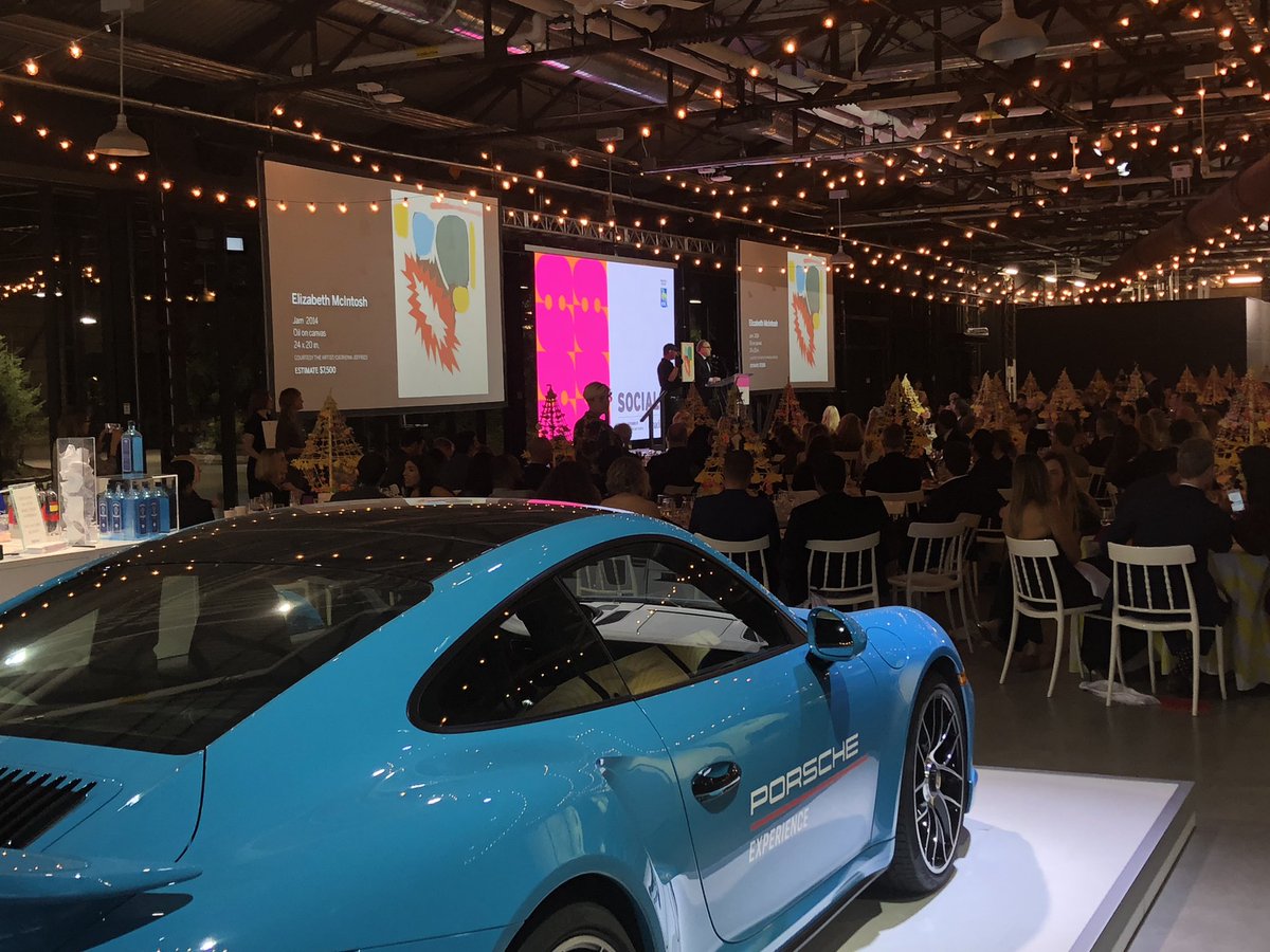 MarcPiovesan's tweet photo. Art on wheels and on display. Proud sponsor @canadianart #social18 https://t.co/5HOW0RF4Zp