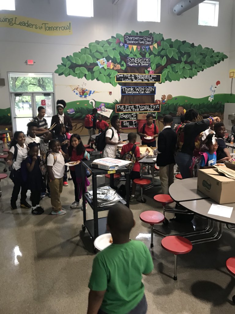 TraciTransforms's tweet photo. The health and wellness message continues at Foster ParentU2018...great to 👀 our parents for part II. #hisdparentu #fosterelementary @SouthArea_HISD @NicoleMooreHisd @HISD_Parents @TeamHISD https://t.co/KoauVybXKQ