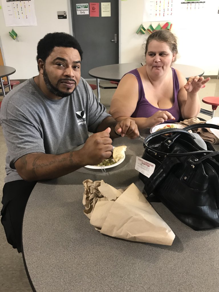 TraciTransforms's tweet photo. The health and wellness message continues at Foster ParentU2018...great to 👀 our parents for part II. #hisdparentu #fosterelementary @SouthArea_HISD @NicoleMooreHisd @HISD_Parents @TeamHISD https://t.co/KoauVybXKQ