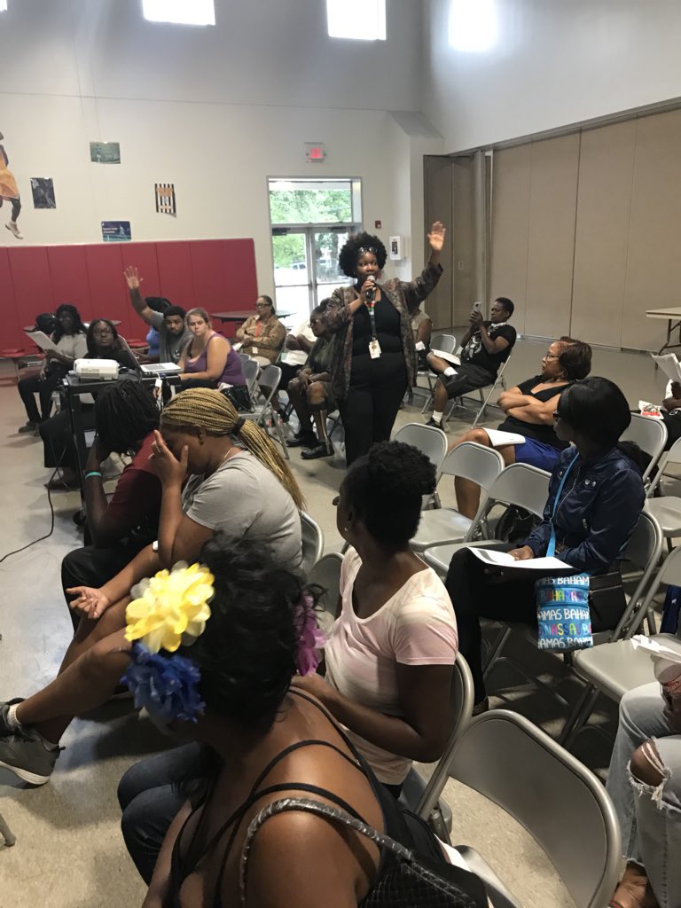 TraciTransforms's tweet photo. The health and wellness message continues at Foster ParentU2018...great to 👀 our parents for part II. #hisdparentu #fosterelementary @SouthArea_HISD @NicoleMooreHisd @HISD_Parents @TeamHISD https://t.co/KoauVybXKQ