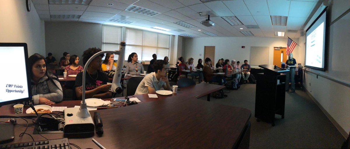 AGOPTK's tweet photo. 💙PTK Awareness Week💛
Goal: Recruit 100 new members and make Phi Theta Kappa known on campus and in the community. 

Throughout the week, AGO hosted their first general meeting, introduced College Project &amp; HIA, tabled on campus and supported Chi Epsilon #OttersInAction #JoinPTK https://t.co/HV2D68PND8