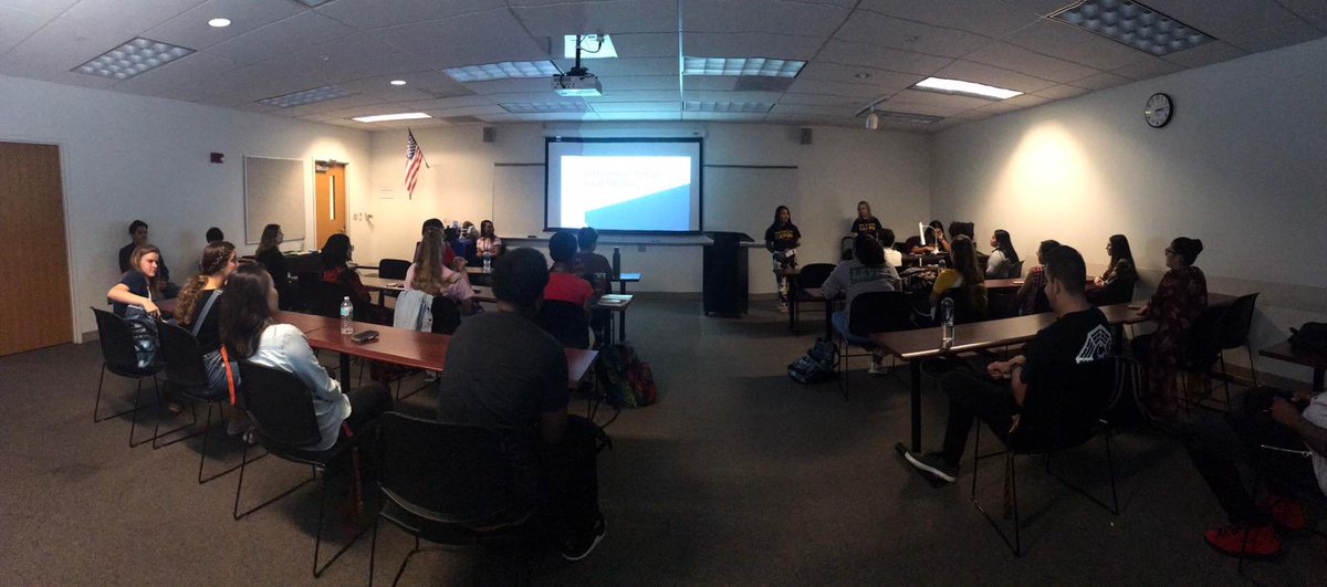 AGOPTK's tweet photo. 💙PTK Awareness Week💛
Goal: Recruit 100 new members and make Phi Theta Kappa known on campus and in the community. 

Throughout the week, AGO hosted their first general meeting, introduced College Project &amp; HIA, tabled on campus and supported Chi Epsilon #OttersInAction #JoinPTK https://t.co/HV2D68PND8