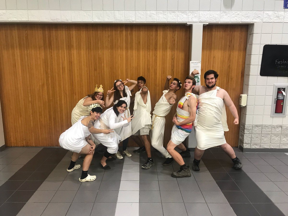 OFMBspirit's tweet image. GREAT SPIRIT FROM THE SENIOR TONIGHT!!!!