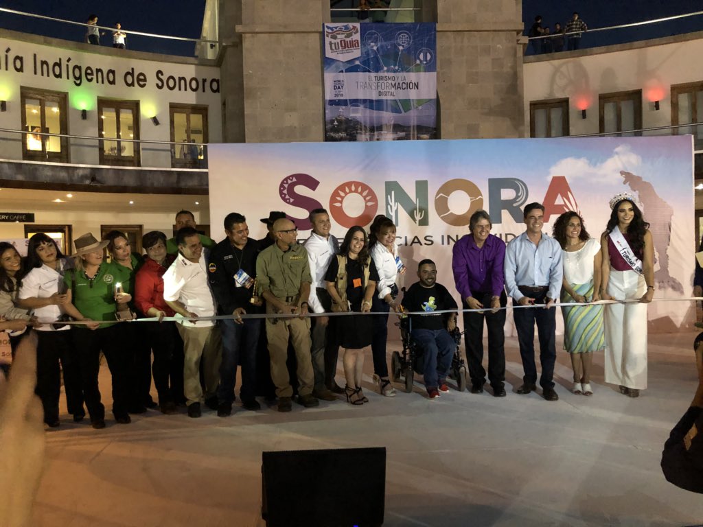 AlbertoTaddey's tweet photo. Damos por inaugurada la 8va. Expo Tu Guía en Plaza Bicentenario. #WDT2018 @CelidaLopezc @HermosilloGob https://t.co/WAyVWE8f4H