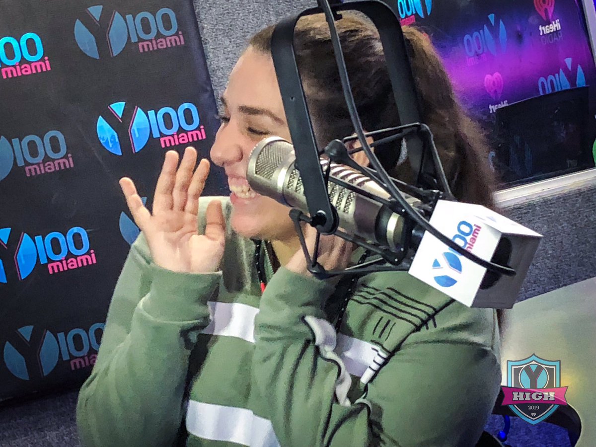 Y100MIAMI's tweet photo. Flanagan High School brought a full squad through for #YHigh tonight with @itsfrankiep &amp; @itscarolinaliv 🙌🏻 Sign up to take over next Thursday!! 📲

https://t.co/WAMGG09mQY https://t.co/I4lhSTK3Vo