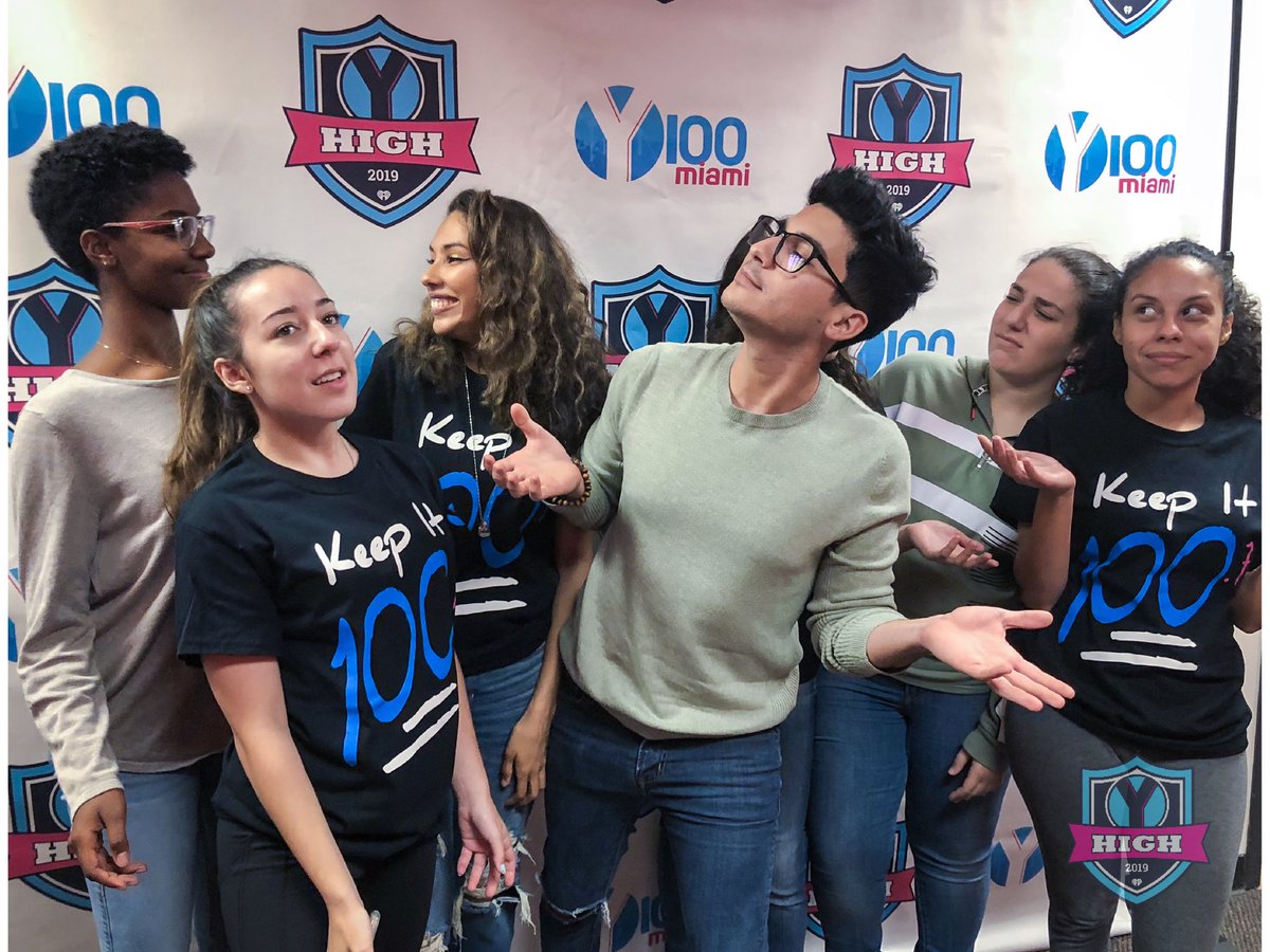 Y100MIAMI's tweet photo. Flanagan High School brought a full squad through for #YHigh tonight with @itsfrankiep &amp; @itscarolinaliv 🙌🏻 Sign up to take over next Thursday!! 📲

https://t.co/WAMGG09mQY https://t.co/I4lhSTK3Vo