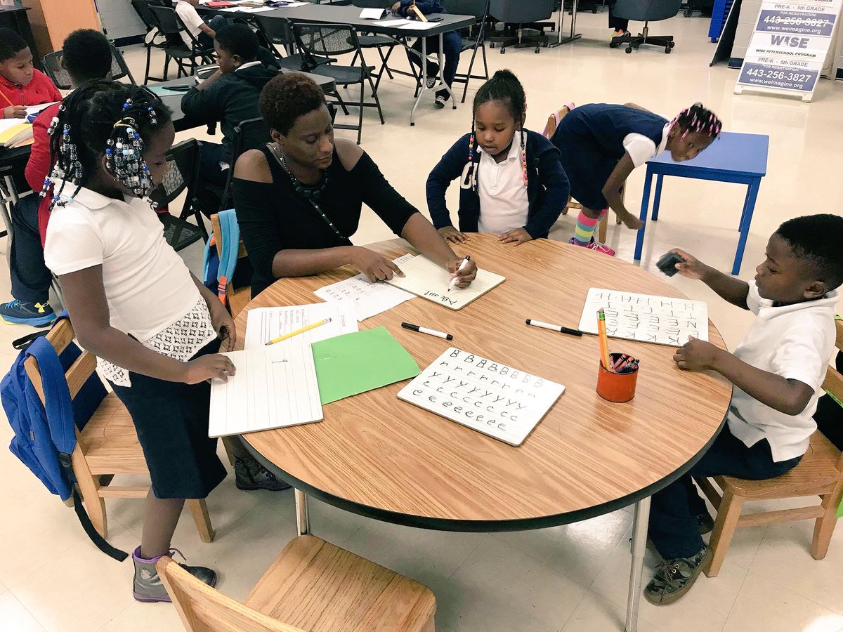 sherrodscience's tweet photo. There is always so much joy in working with children even as a volunteer. #HowInnocent #JustLoveThem #BlackIsBeautiful #BuildingTheirFoundation #DevelopingGrit #ThoseSmiles https://t.co/9212QtQEod
