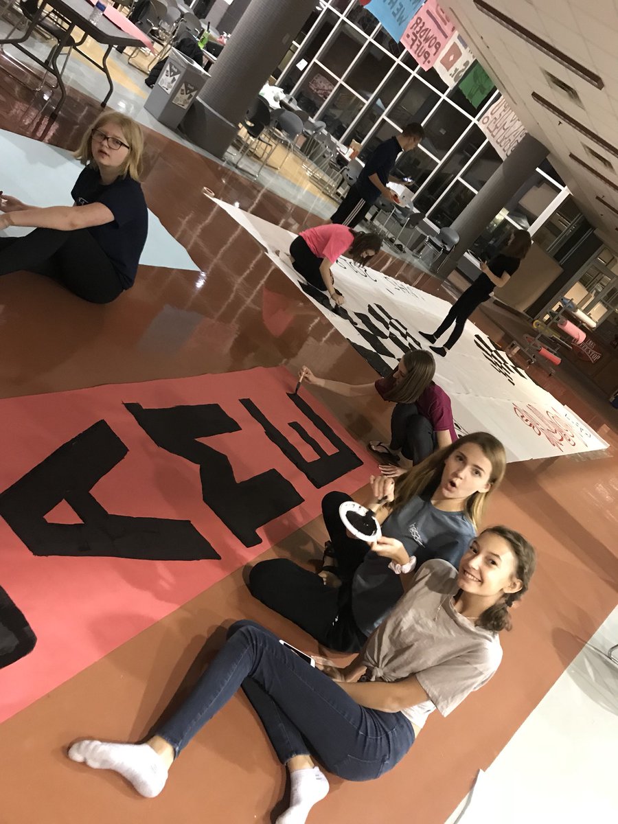 LNHSCouncil's tweet photo. pepfest committee hard at work for tomorrow!! #studentcouncilneversleeps #dontsleeponstudentcouncil 😴🙅🏻‍♀️❤️🖤 https://t.co/Cj2yl5lueC