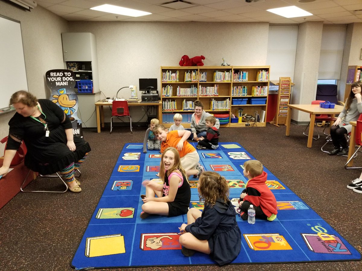 FrcLayne's tweet photo. @LayneElementary @JCPSLeader @iamkeeshacole @LFPL @JCPSAsstSuptES1 @FRYSC_JCPS Layne ES began our  Parent University series (Reading &amp;Math  Literacy)!! Thanks to the LFPL for bringing the Bookmobile, an awesome addition to nuture the love for reading. #weareJCPS https://t.co/n2mln7rHvb