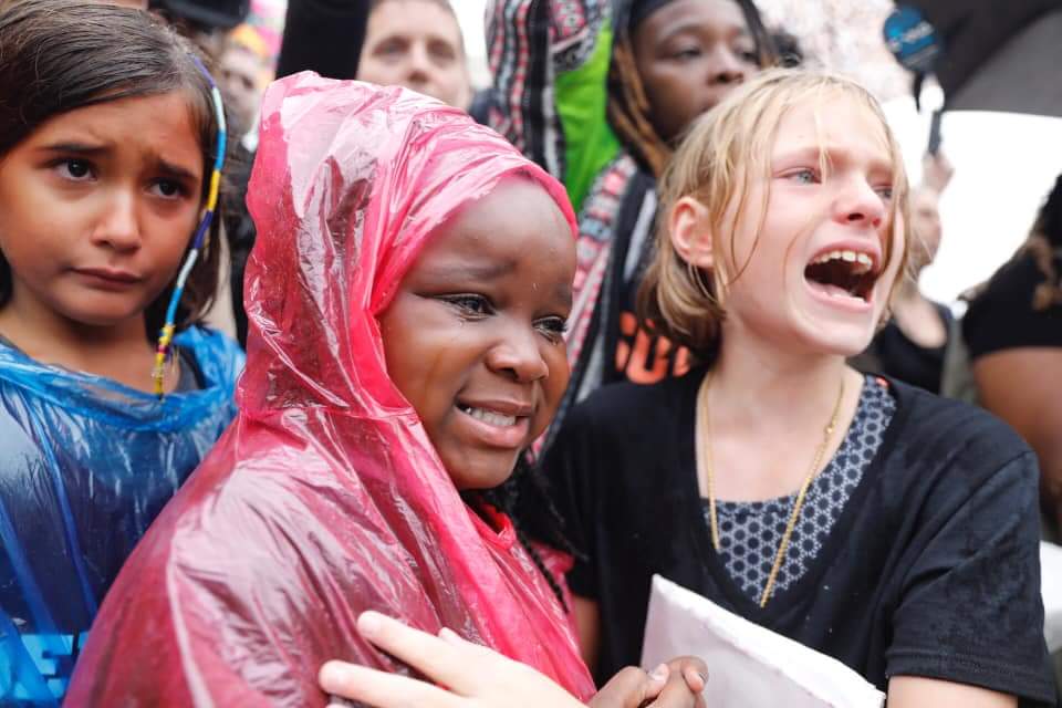 _SJPeace_'s tweet photo. Heart wrenching 

This is a picture of little girls who were protesting with their mothers in DC outside the hearing. They witnessed women resisters, survivors being detained while a sexual predator awaits his confirmation to supreme court.

#KavanaughHearings 

📸 Kisha Bari https://t.co/2uOWXBgSQG