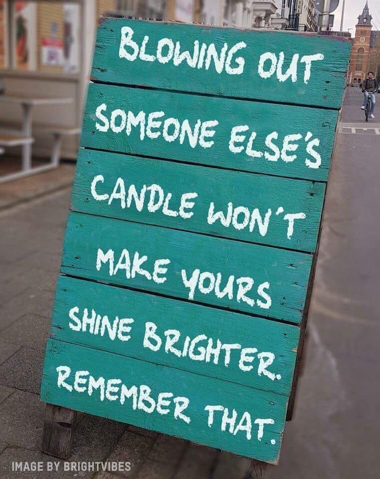 Miss_Lisa_Anne_'s tweet image. FACTS! 👏🏼 and lets take it one step further, be the one to relight someone’s candle when it goes out. How about THAT.  #compassion #light #BePartofTheSolutionNotTheProblem ♥️