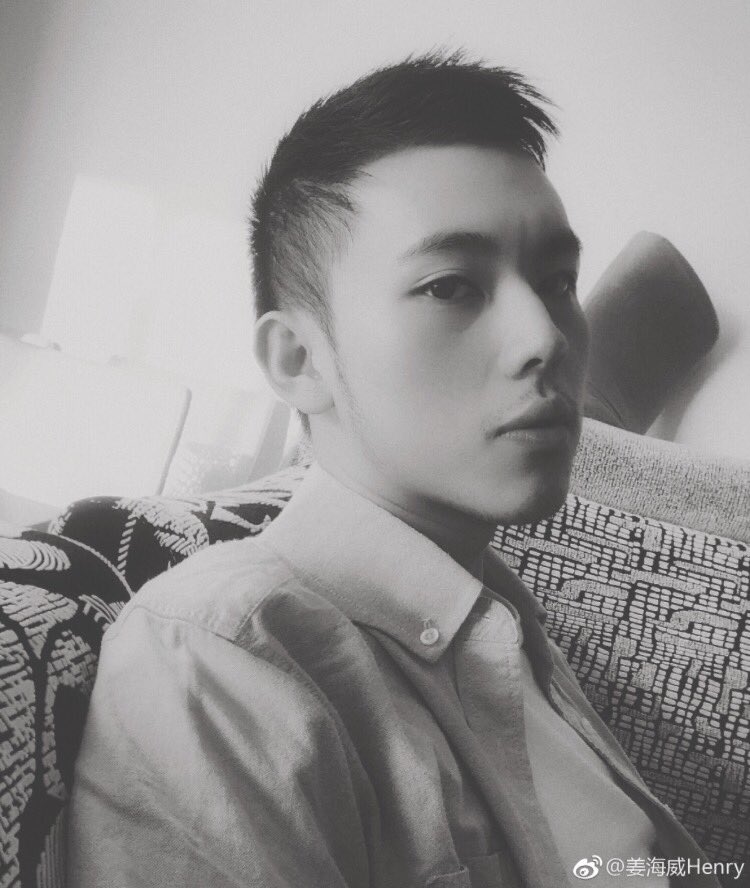 ChangnoyP's tweet photo. โอ้ย นอกจากน้องเจ๋อมาอวยพรวันเกิดแล้ว ยังมีหนุ่มหล่อ คนแต่งเพลงปู้คู don't cry ที่น้องร้องประกอบหนัง มาอวยพรด้วย หืม หนุ่มหล่อ งานดีอีกแล้ว #Happy_Sunnee_Day #Sunnee https://t.co/13KXCtrqjl
