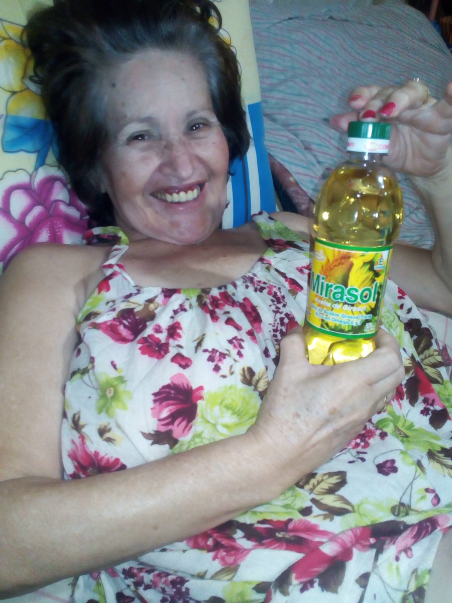 AdrianaChultz's tweet photo. @Unicanal #LMUPY #Mirasol  @RobertoOsmarGo2  @shirley_yelimar  @erikagomezpy  ojala tenga suerte estoy en cama a raiz de un accidente en proceso de recuperación quiero ganar siempre les veo los cuatros son geniales 299 https://t.co/i3eczBfGoj