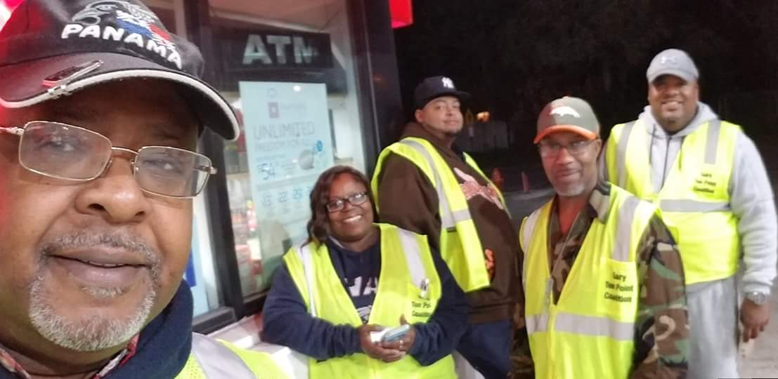 charlesharriso5's tweet photo. Shout out tonight to the Gary TenPoint Coalition faith patrol team in the Glen Park neighborhood. Thank you peacemakers for your faithful service to help reduce urban youth violence in Gary. @Indytenpoint @AGCurtisHill https://t.co/eoPW9QWBYZ