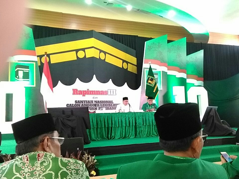 wppsumsel's tweet photo. Hari kedua Rapimnas III dan Santiaji Nasional, dengan Materi ke-Islaman dan ke-Indonesiaan bersama Menteri Agama RI H.Lukman Hakim Saifuddin
.
.
#partaipersatuanpembangunan #pppsumsel #wppsumsel #rapimnasppp https://t.co/sA5j4TIRFh