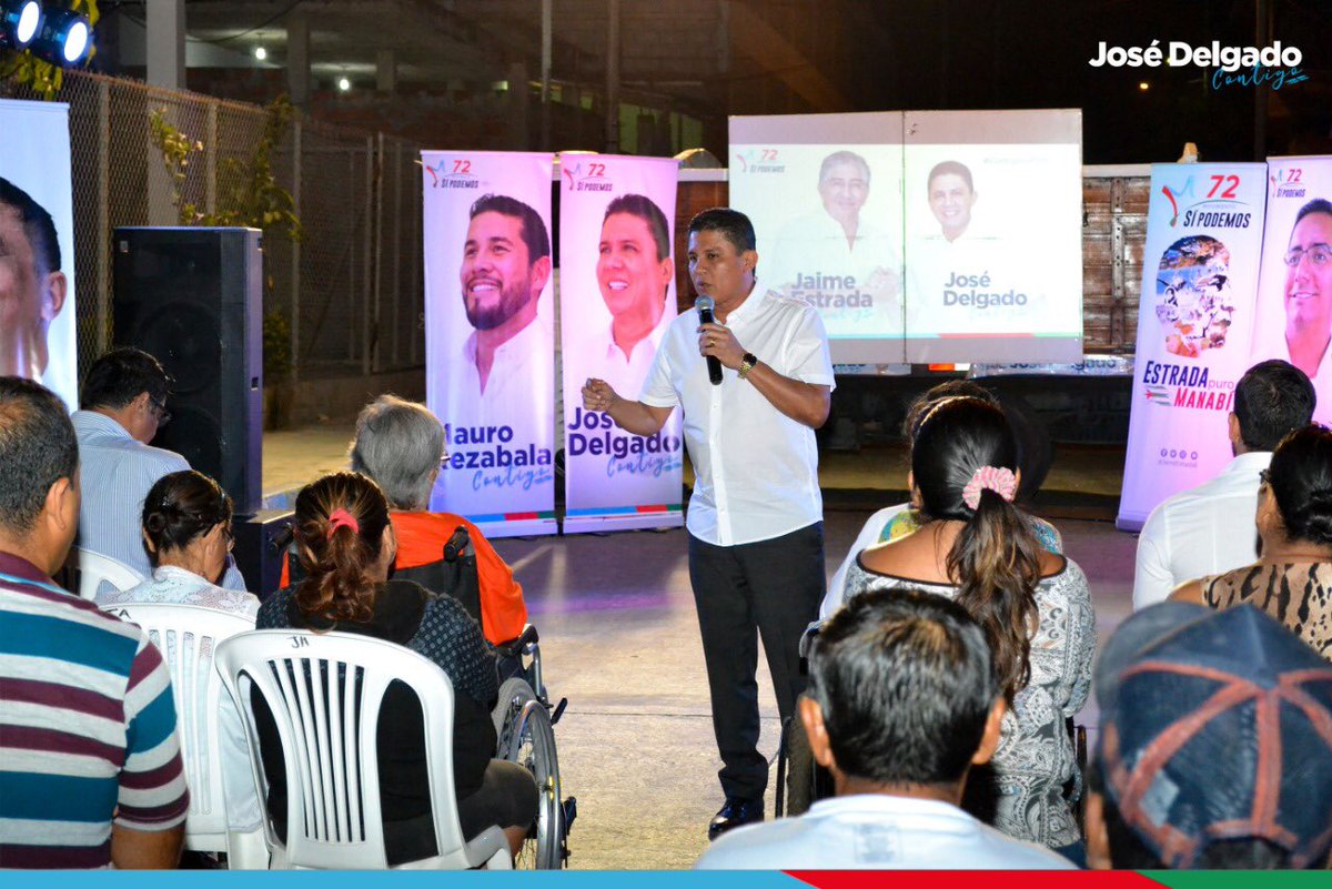 JoseDelgado_72's tweet photo. Estuvimos en el barrio Santa Elena y sentimos el cariño de sus moradores. ¡Gracias, gracias!      Cada día somos más los que creemos en la ciudad del desarrollo y de las oportunidades.
#JoséDelgadoContigo
#MantaContigo
#ContigoSíPodemos https://t.co/m4DLbcJ9S5