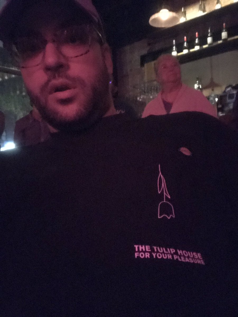 KyleDever's tweet photo. @TheTulipHouse Can confirm. V big https://t.co/EJhet4vHeW