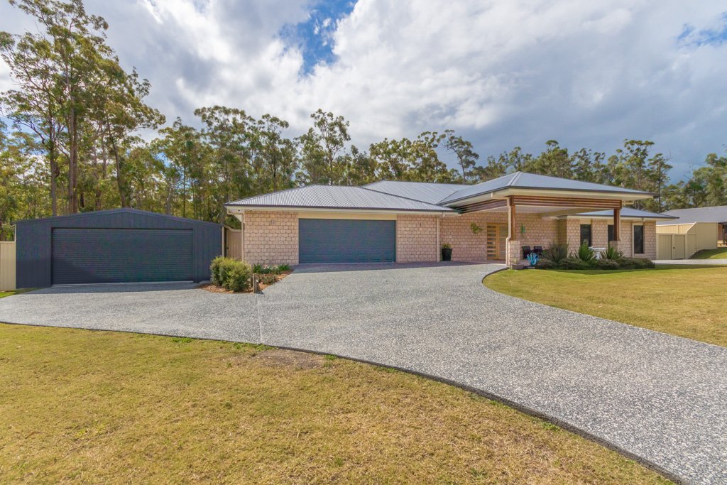 AbbottBuildQLD's tweet image. dThis gorgeous acreage property is now for sale, we built it almost 2 years ago and it's still looking beautiful &amp;lt;3