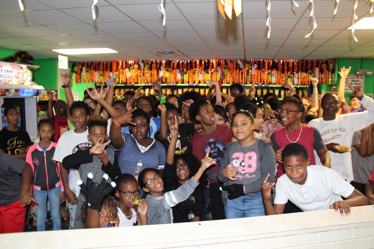 ColemanBand's tweet photo. Bessie Coleman band skate night!  Great time with our scholars. https://t.co/aetV6wz2i0