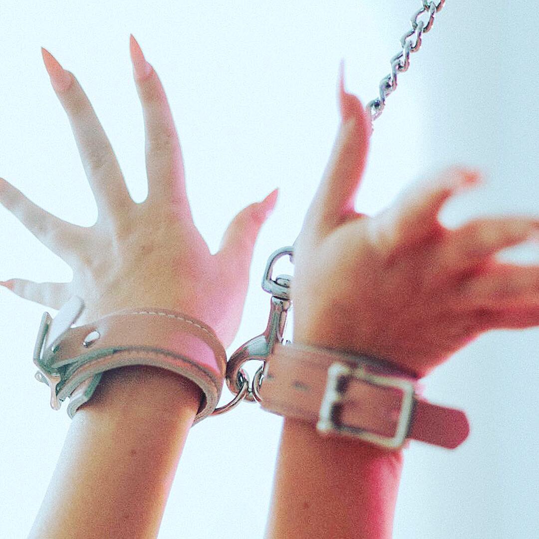 TabooVideo's tweet photo. 💕⛓S u p e r F R E A K
.
Bondage, Kink, We Got You ✔️
T A B O O V I D E O . C O M
.
.
#taboovideo #taboo #sensual #adult #pleasure #bdsm #kink #cuffs #handcuffs #bondage #girls #sexy #hot #nails #nailsofinstagram #pink #pinknails #erotic #love #lust #girl #babe #prisoner https://t.co/58Uq3W9aED