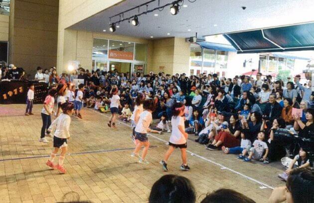 ArtsYokohama's tweet photo. 【イベント情報】10/8（月・祝）11:00～「港北ふれあいストリートダンスまつり ～いろんなあじ、みんなちがってみんないい～」会場：トレッサ横浜　南棟イベント広場
https://t.co/xr8qXue1xt
＃DDD横浜 #DDDatY ＃ダンス ＃横浜 ＃イベント https://t.co/648bemrHU3