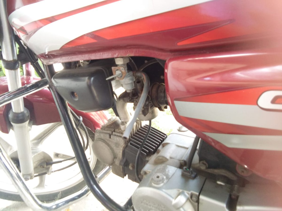 sandhyaravishan's tweet photo. Two days after I filed a police complaint with the CoP on my privacy being violated and harassment being meted out, a strange incident occurs. On 27.09.2018 I went to start my bike to head to work. I found the petrol tube was cut. Initial thought was "petrol thief". https://t.co/YescYv7KlZ