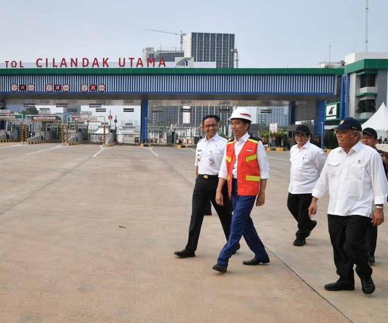 Jalan Tol Depok-Antasari sejauh lebih dari 21 km dari Bojong Gede melalui Sawangan, sampai Jalan Antasari di Jakarta. Semula, akan selesai tahun 2021, tapi kita akan percepat jadi tahun 2019. Jangan lama-lama.

Ruas Antasari-Brigif sepanjang 5,8 km sudah saya resmikan kemarin.