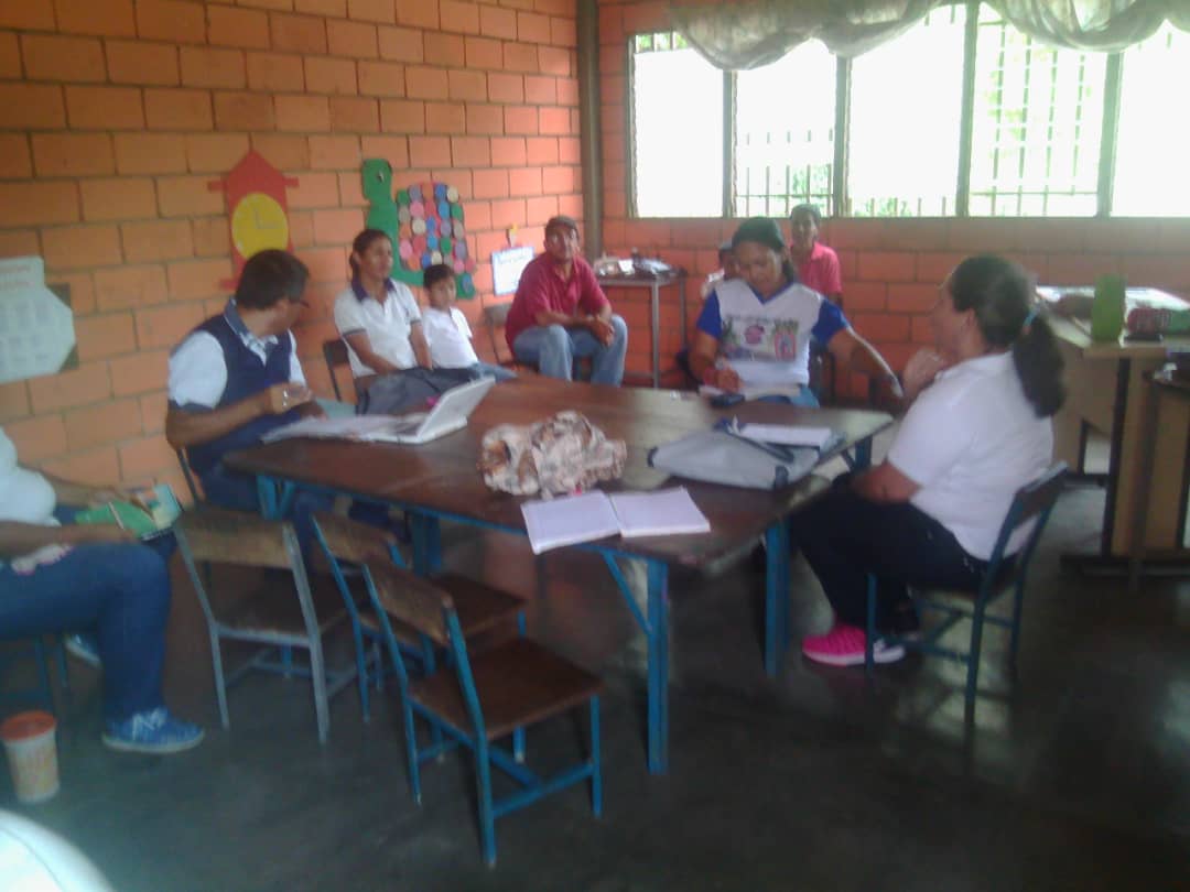 ymcbittrujillo's tweet photo. Visita a la UE Simón Bolívar (Sabana Escondida). Circuito Educativo N2 Simón Rodriguez. Red N3 Andrés Bello. @MPPEDUCACION https://t.co/P38teNpyIV