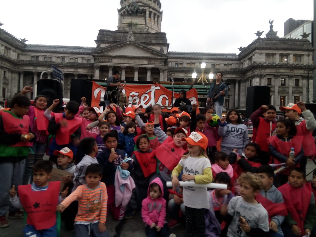 CTAABuenosAires's tweet photo. Pibas y Pibes protagonizaron su jornada de lucha https://t.co/IWmbhTyEas https://t.co/iQoaCF8WJZ