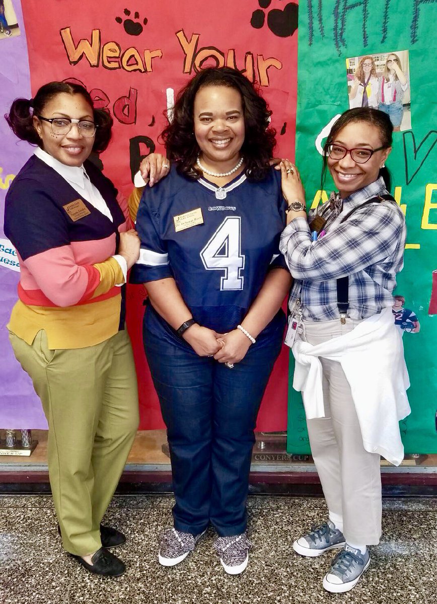 ConyersMiddle's tweet photo. Spirit Week Thursday was #MathleteVsAthlete. We had a large group of both, from students and staff alike! We’re a brilliant and strong bunch of Bulldogs at CMS!♥️🖤 What will Friday hold to end Spirit Week? Check back later!😀 #CMSWorldClass #BrilliantAndStrong @RockdaleSchools https://t.co/Adz5Wql4mZ