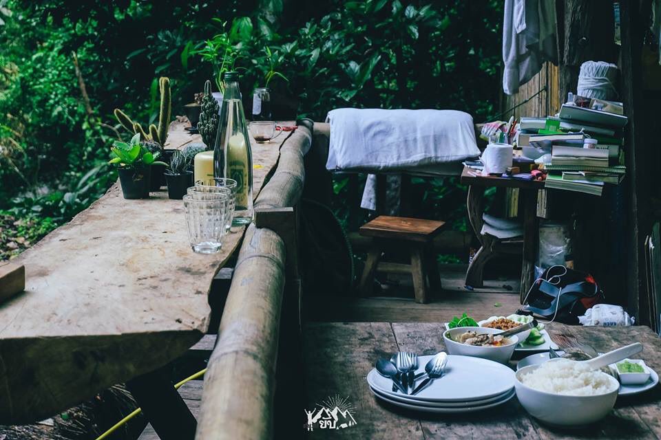 crazy_journeys's tweet photo. “เฌอชีวา” กระท่อมเล็กๆ ตั้งอยู่ริมน้ำตกกลางหุบเขา ณ บ้านแม่แมะ เชียงใหม่ นอนฟังเสียงน้ำตกตลอดคืน พร้อมอากาศที่เย็นตลอดทั้งปี อ่านเพิ่มเติม https://t.co/8gBGWHiObS
@readmeSocialTH @Review_Thailand @reviewchiangmai 
#reviewchiangmai #เฌอชีวา #เชียงใหม่ #เที่ยวให้ยับ #TeawHaiYab https://t.co/U4uX2TTlcR