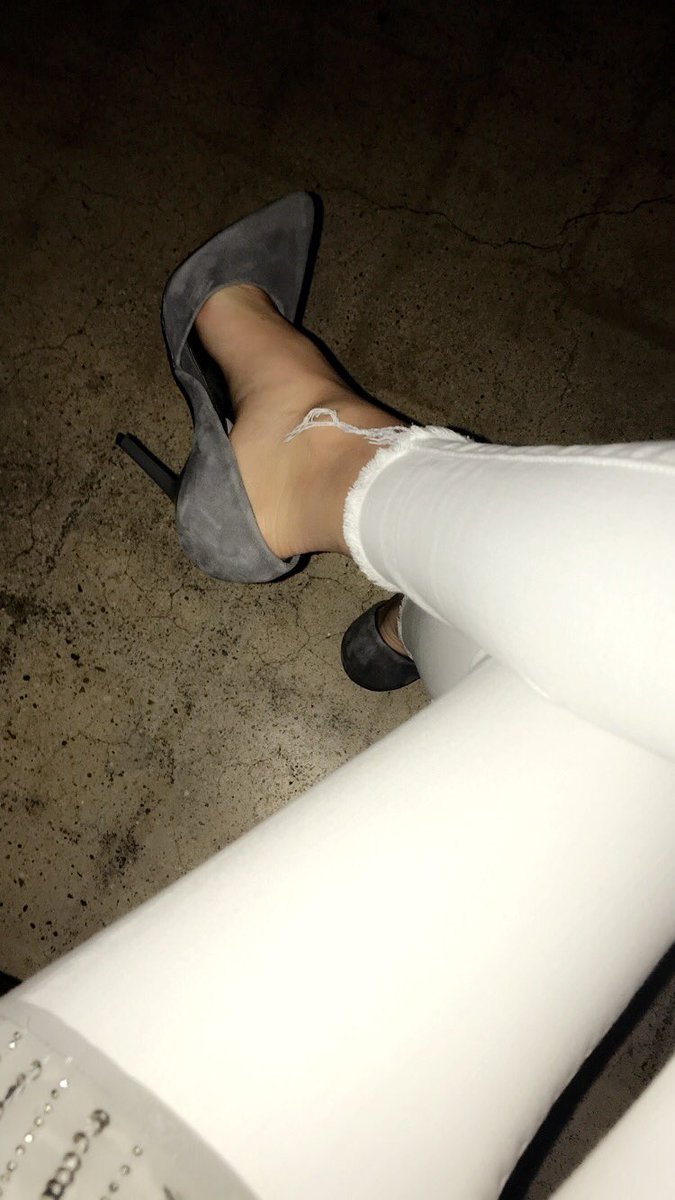 Alwaysashtyn's tweet photo. “Those are the type of heels you wear out but sit the fuck down in” -@Shakeshaftz https://t.co/5sdNPduKAo