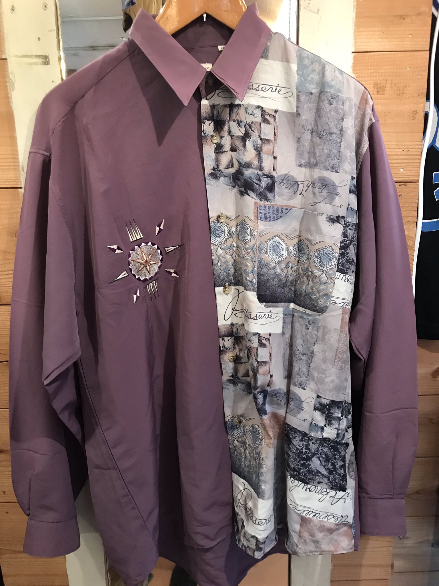 スティックアウト700ストアー 柄シャツ入荷しました 淡いパープルの切り替え柄シャツ テロテロなサテン生地で通気性抜群 芸術風のなんともいえない可愛い柄 今の季節にぴったりのアイテム 今日みたいな暖かい日には1枚で着るのも良し ムラサキ スティックアウト700ストアー 柄シャツ入荷しました 淡いパープルの切り替え柄シャツ テロテロなサテン生地で通気性抜群 芸術風のなんともいえない可愛い柄 今の季節にぴったりのアイテム 今日みたいな暖かい日には1枚で着るのも良し ムラサキ