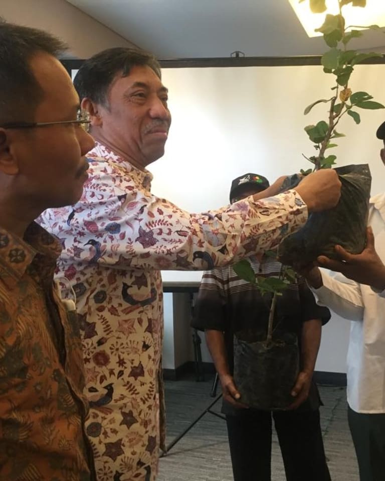 ditjen_inovasi's tweet image. Diseminasi Produk Inovasi Perguruan Tinggi &quot;Star-Up Pengembangan Bibit Buah Unggulan untuk mendukung program Nasional Revolusi Oranye&quot;

Selengkapnya : bit.ly/2xI5CXv

#inovasiindonesia #kemristekdikti