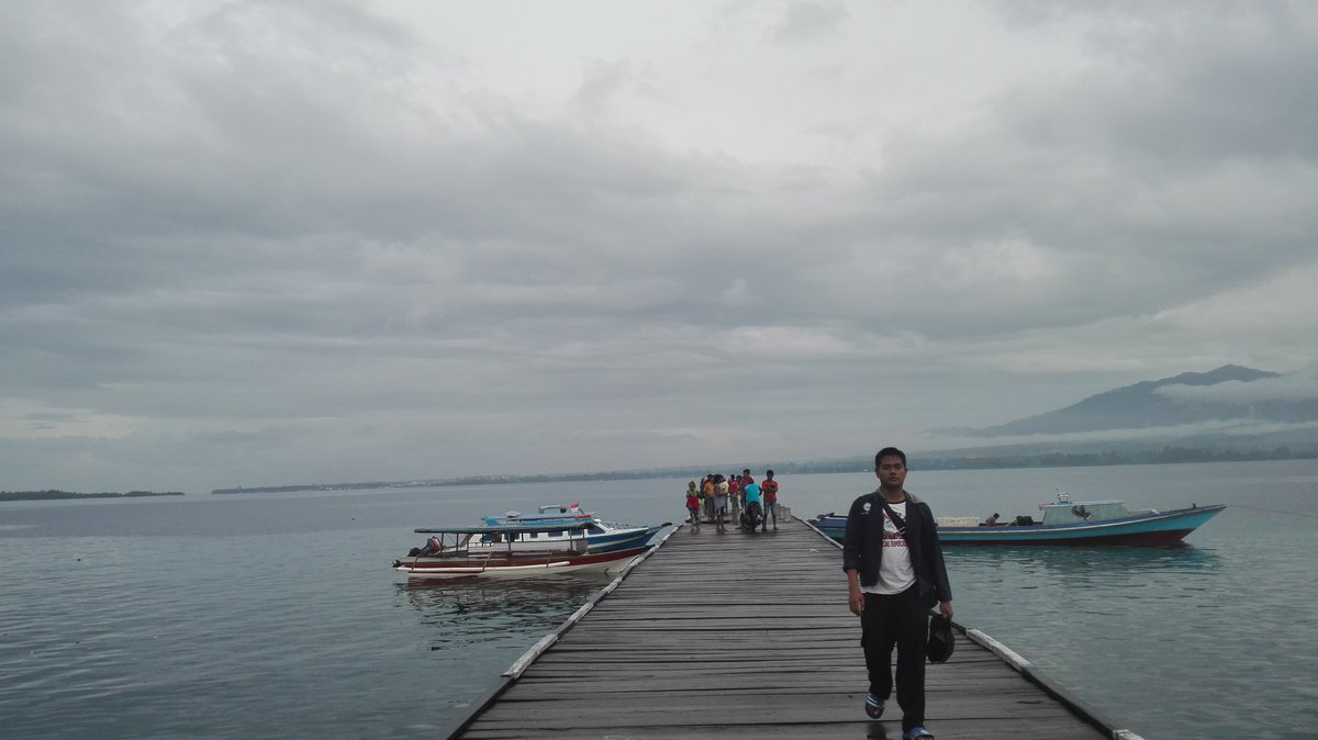judihar's tweet photo. Saya akan memilih bertolak dengan bodi (perahu kecil) jika kala itu adalah masa kini

#tolonuo island https://t.co/cO8gVMHf1Z