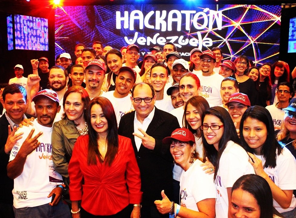 JoseeBullon's tweet photo. #Tecnologia #HackatonVenezuela 2018 - Turismo y Transformación Digital ¡Juntos podemos más!  https://t.co/6hY1cLblKq