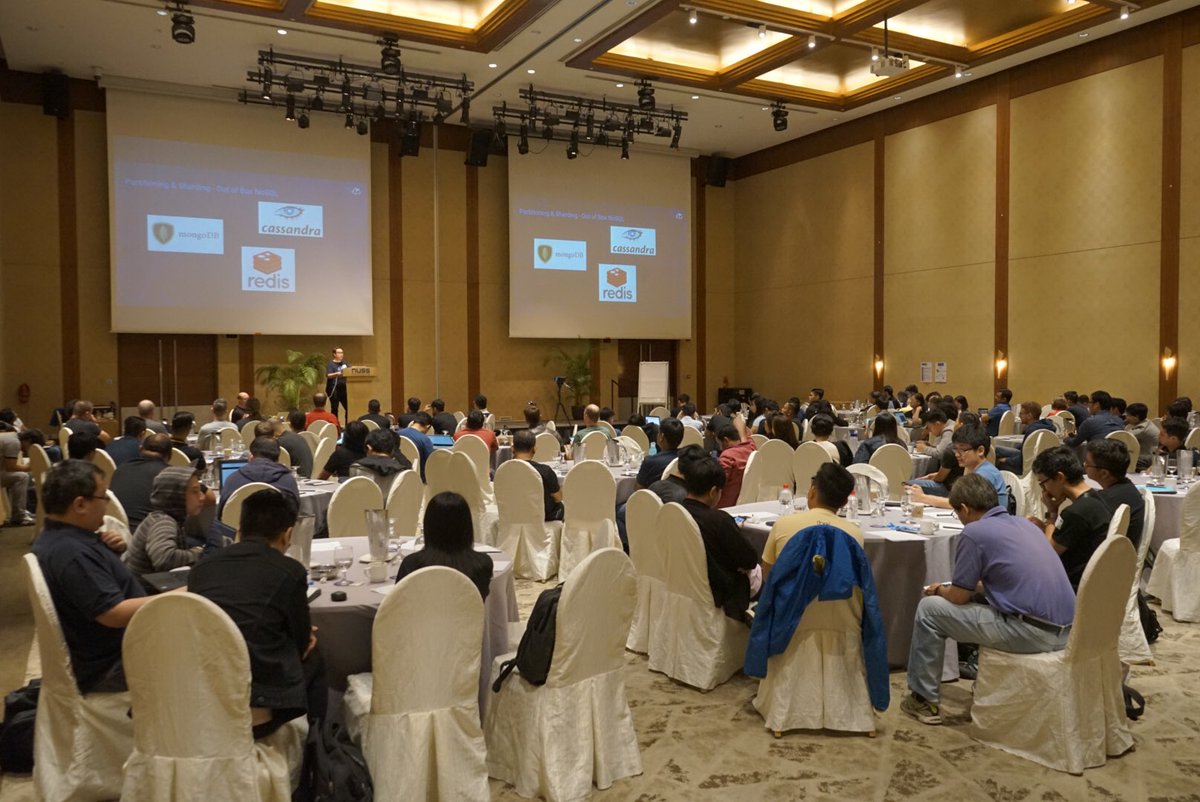 tao_s's tweet image. #PHPConfAsia にEC-CUBE4の紹介をしに来とります