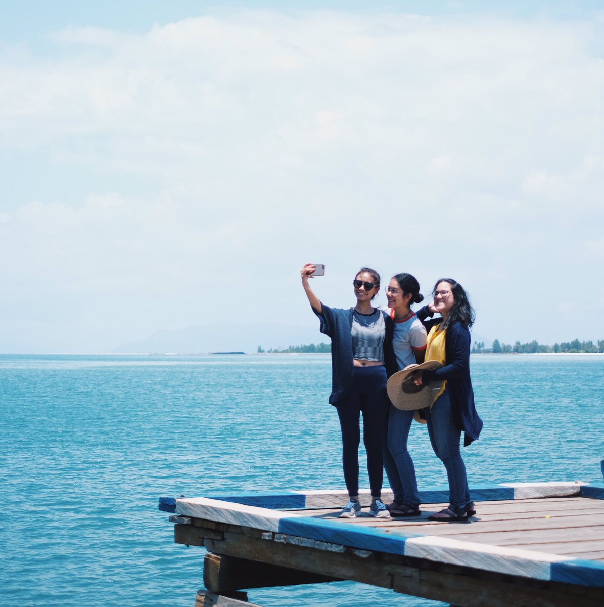 bensiagian's tweet photo. Ibarat kata caption orang-orang..
long time no sea 🌊
#SiagianOnVacation #LAbenGKI https://t.co/gRZzuPyZyQ